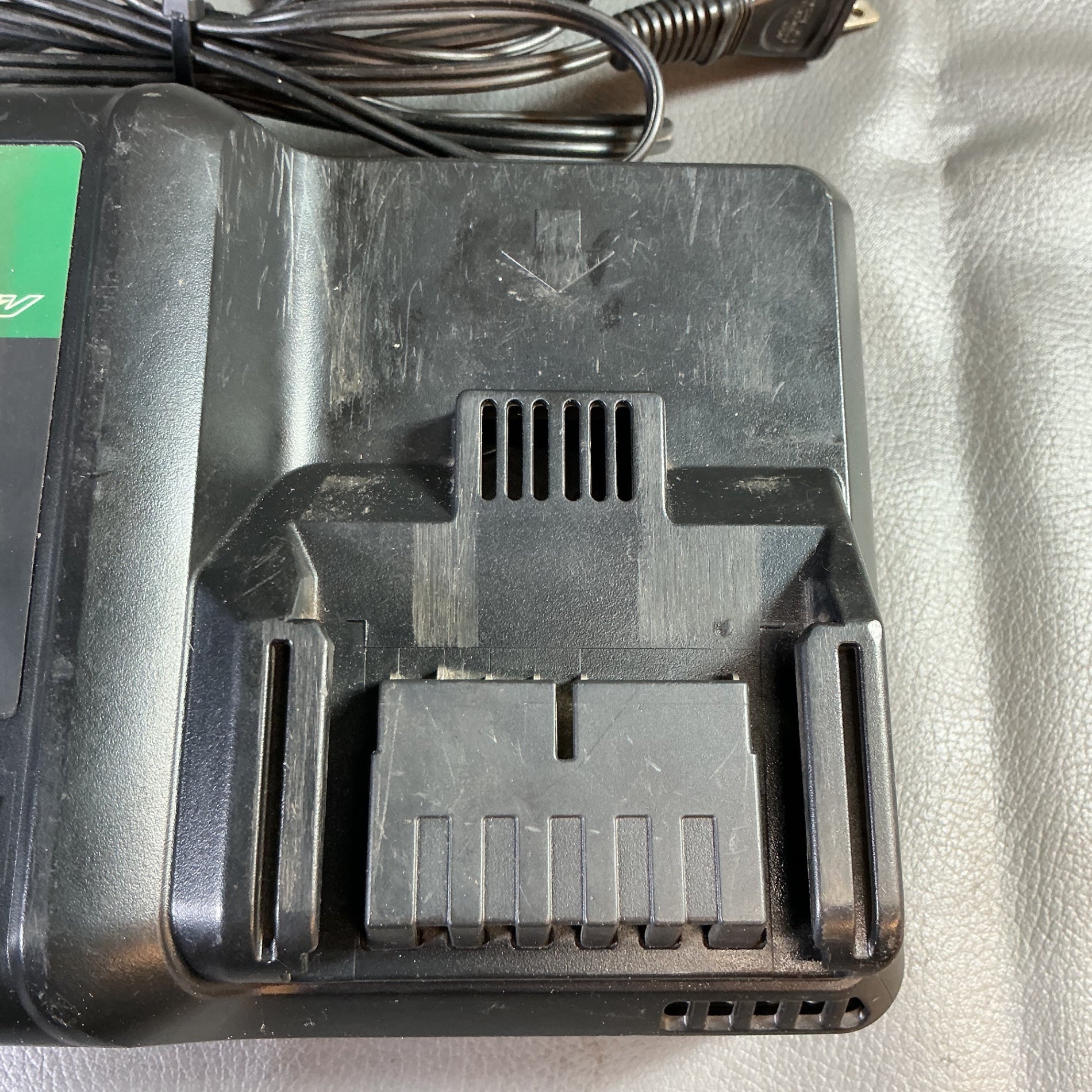 【中古】ハイコーキ(HIKOKI) 急速充電器 UC18YDL2  【越谷店】