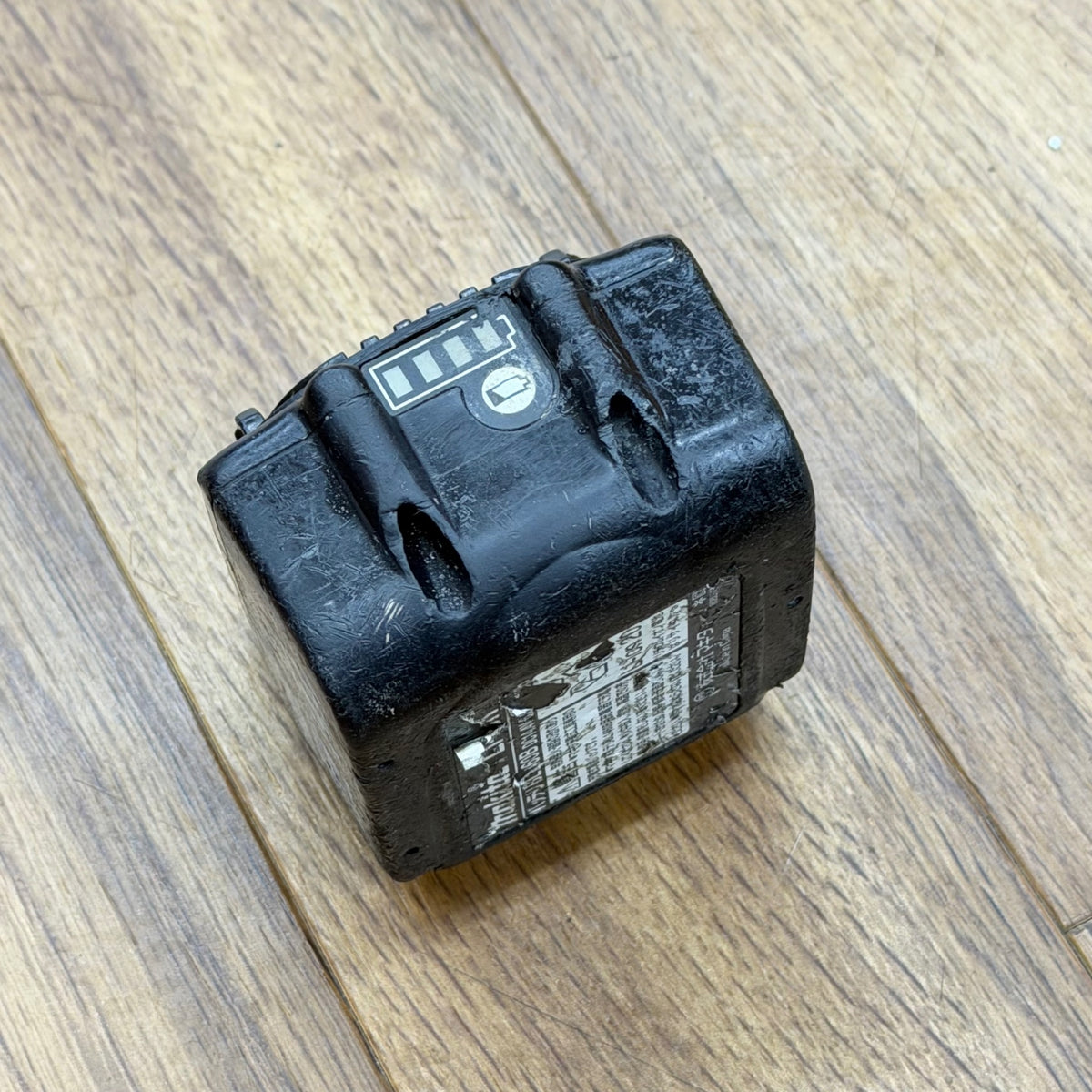 動作確認済み リチウムイオンバッテリー 14.4V/6.0Ah BL1460B 【リライズ蓮田店】