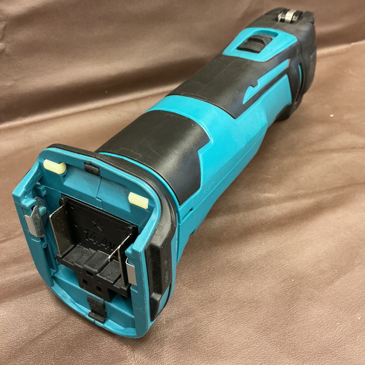 【中古・動作良好！】 マキタ 14.4V コードレスマルチツール TM41DZ 本体のみ アクセサリおまけ STARLOCK 【越谷店】
