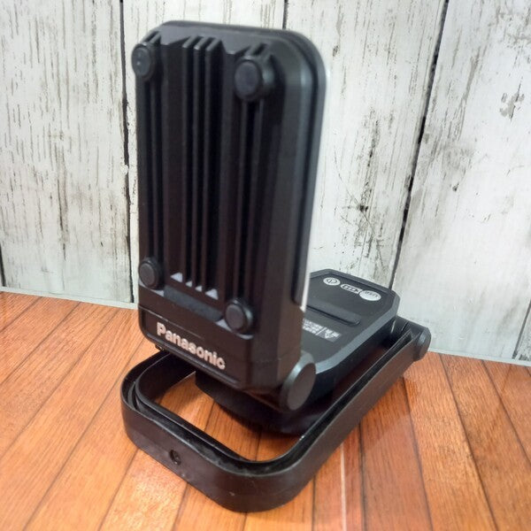 14.4V/18V/21.6V対応 コンパクトマルチLEDライト750ml 黒 【14.4V/4.2Ah電池パック・充電器セット】 EZ37C4-B/EZ9L45ST 【野田愛宕店】