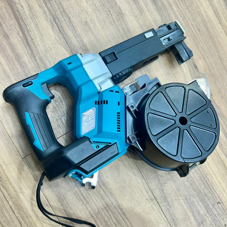 美品 マキタ (makita) 18V コードレスオートパックスクリュードライバー FR451DZ 本体のみ バッテリーアダプター BAP18 付き 【船橋馬込店】