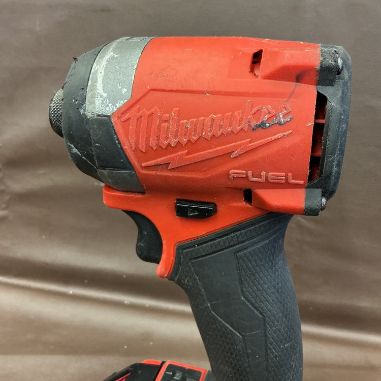 【中古品・3.0Ahバッテリ1個付き！】Milwaukee ミルウォーキー M18 FUEL インパクトドライバー M18 FID3-0X0 JP  【越谷店】