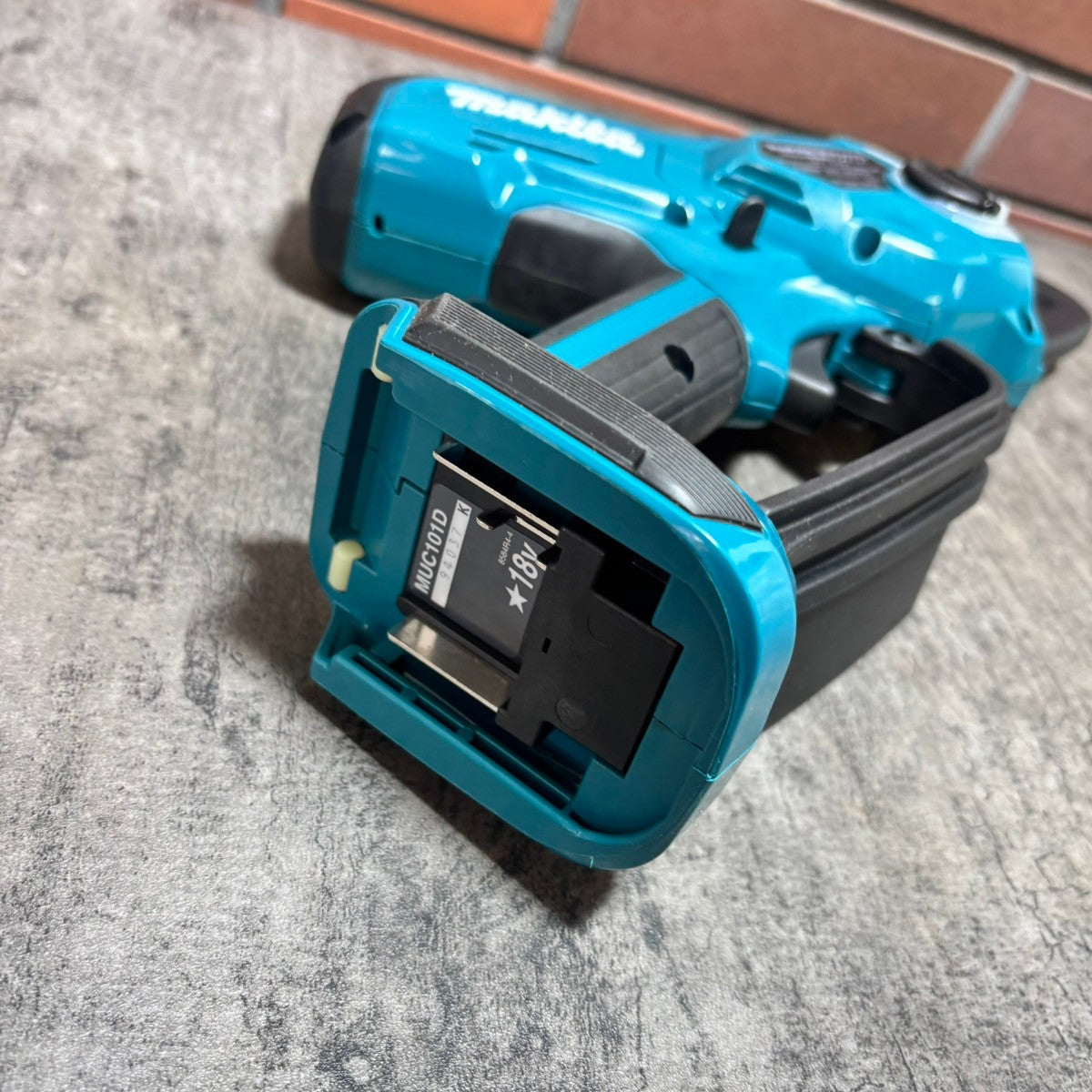 ◆マキタ(makita) コードレスハンディソー MUC101DZ 【市川行徳店】