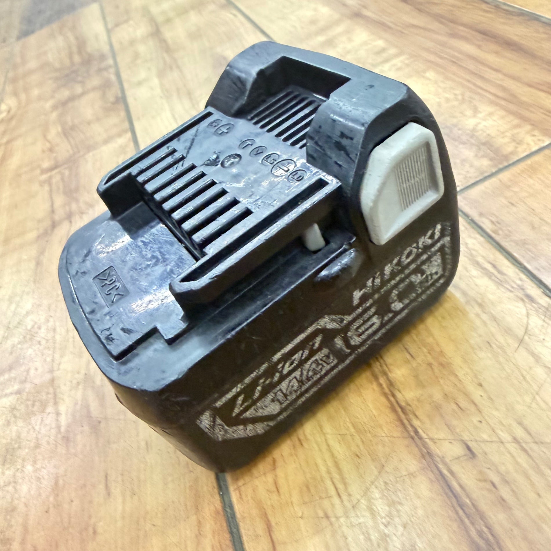 【コンパクト便】 リチウムイオンバッテリー 14.4V/6.0Ah BSL1460 【リライズ蓮田店】