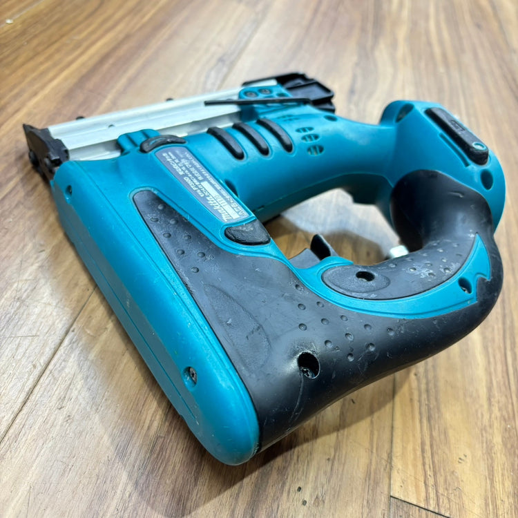 ◆マキタ(makita) 充電式ピンタッカ PT350DZ 【船橋馬込店】