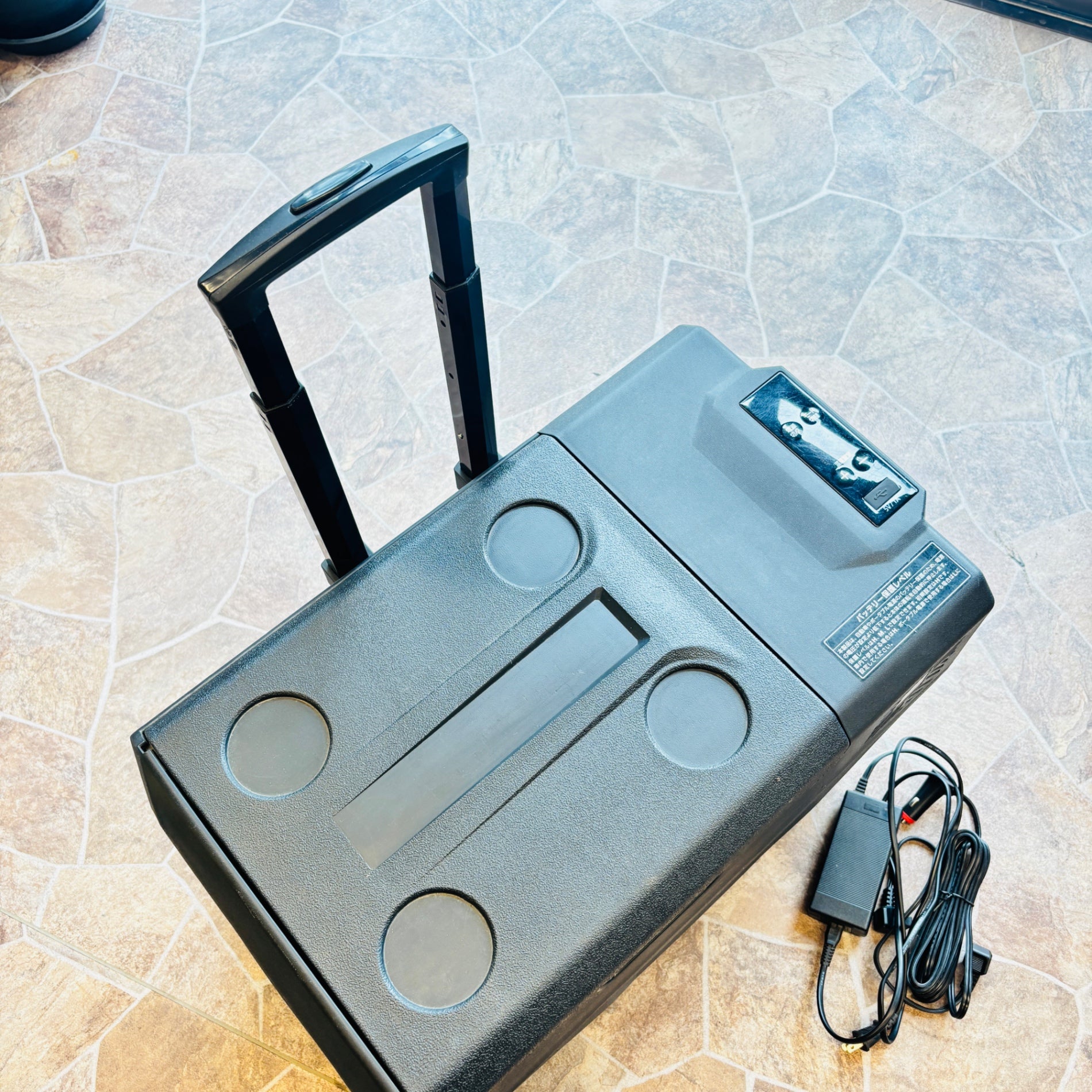 アイリスオーヤマ　ポータブル冷蔵冷凍庫　IPD-4A-B 【越谷店】