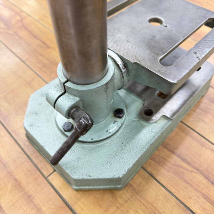 動作良好 100V 卓上ボール盤 5段変速 TB130 チャック回し付属【リライズ蓮田店】