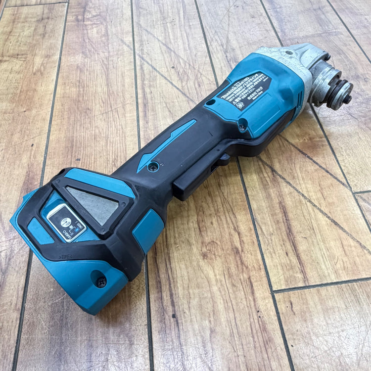 動作良好 100mm コードレスディスクグラインダ GA418DZ 【リライズ蓮田店】