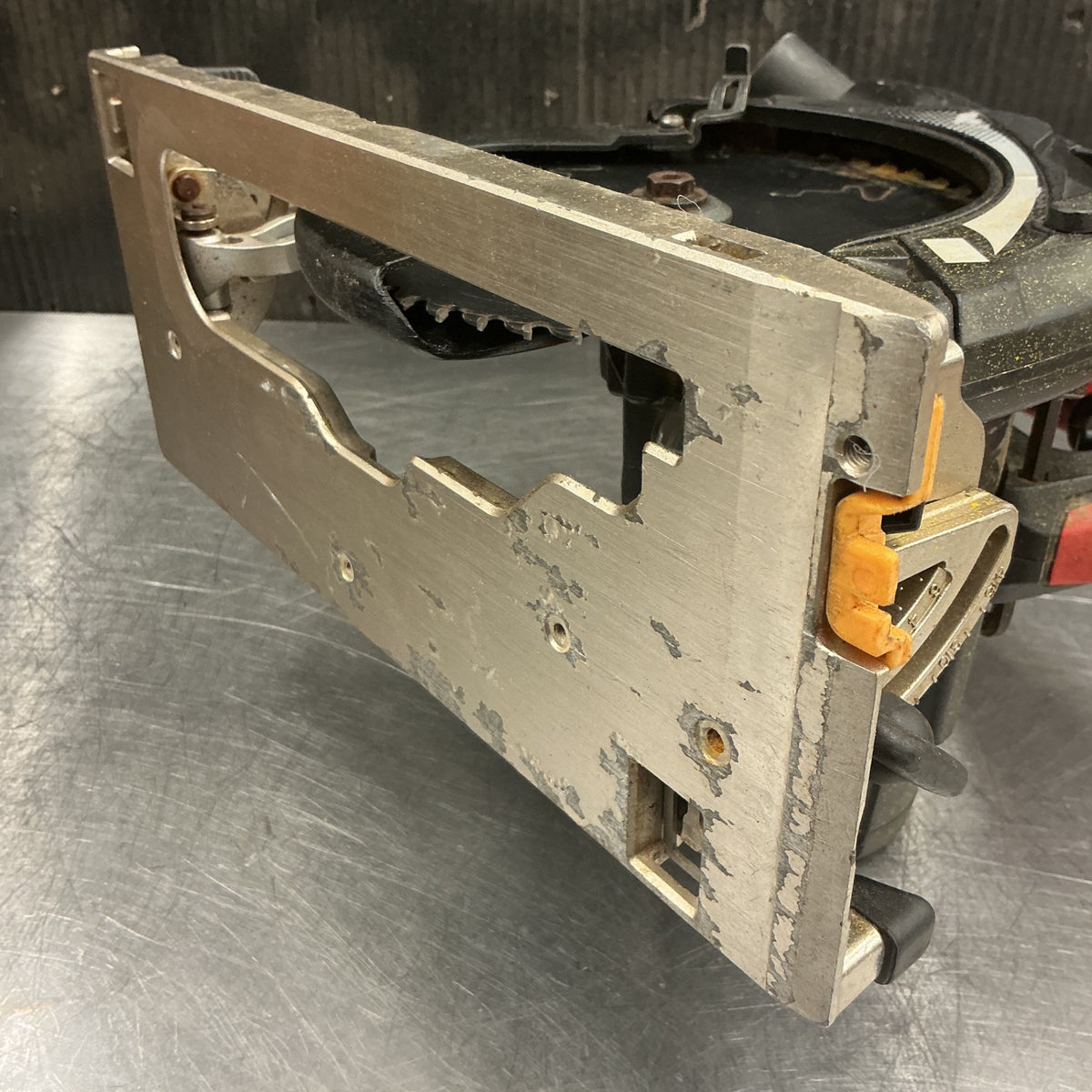 【中古】MAX  充電式防じん兼用マルノコ PJ-CS61CDP 【越谷店】
