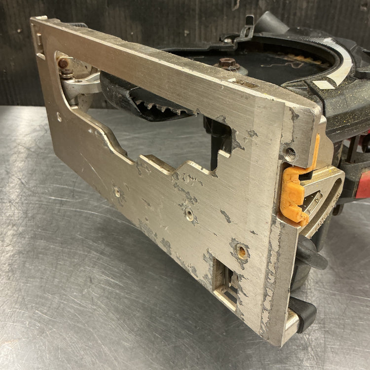 【中古】MAX  充電式防じん兼用マルノコ PJ-CS61CDP 【越谷店】
