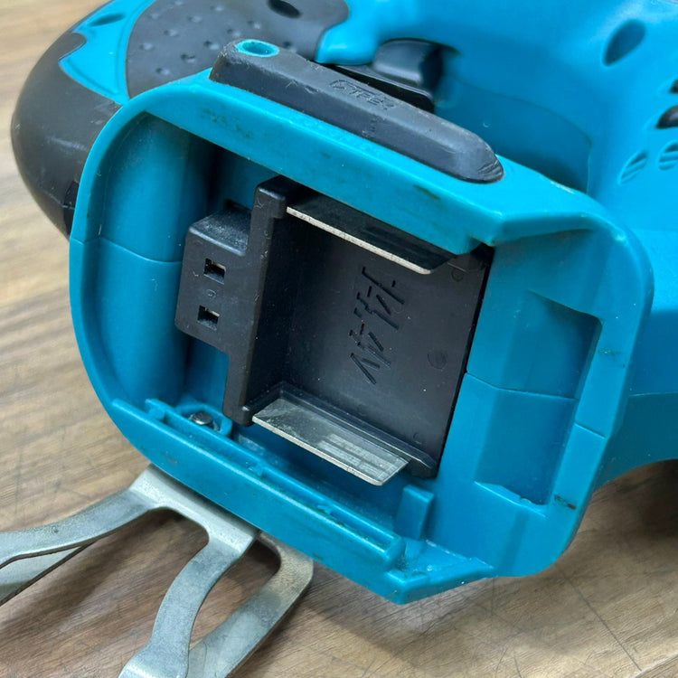 マキタ makita 14.4V 充電式タッカ ST110DZ 本体のみ 【船橋馬込店】