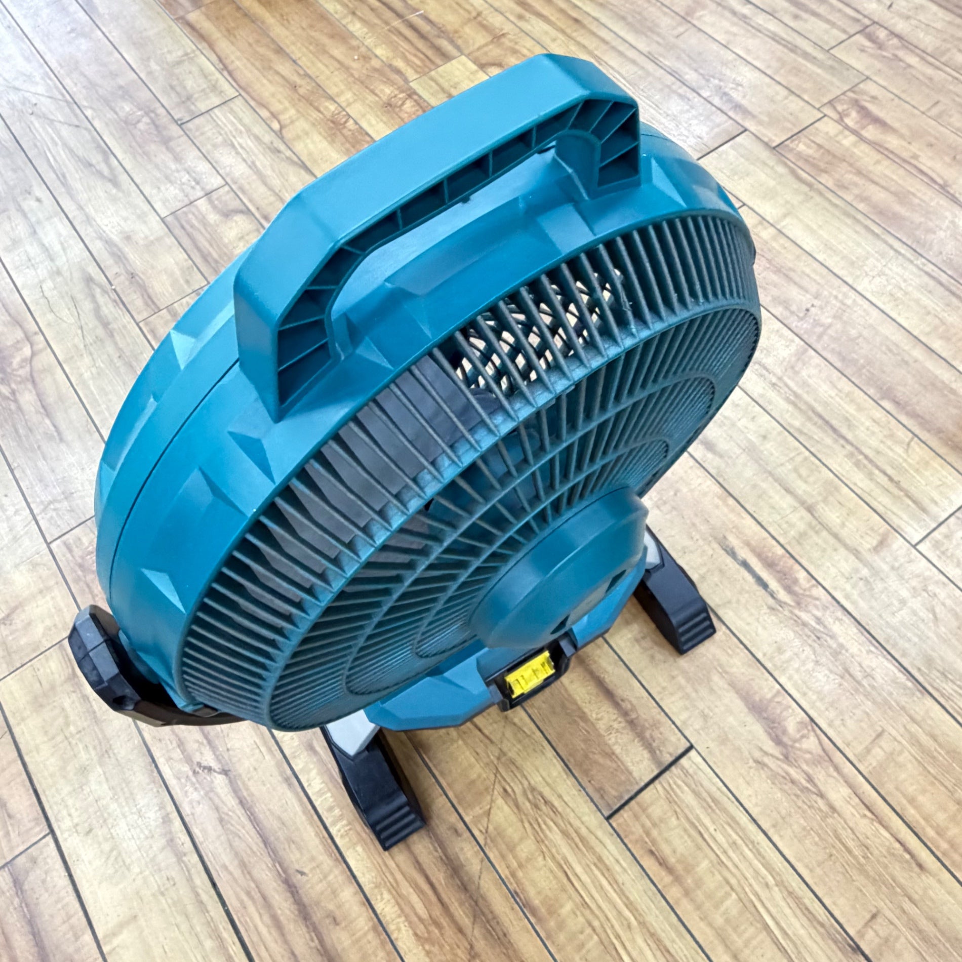 動作良好 14.4V 18V 100V 充電式産業扇 CF301DZ 【リライズ蓮田店】