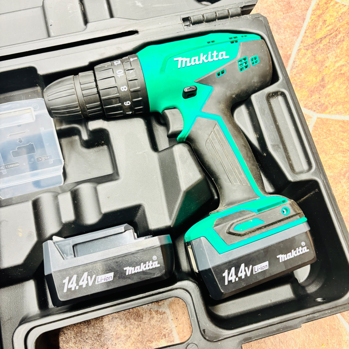 マキタ 充電式振動ドライバドリル 14.4V バッテリー2個付き M850DWX 【越谷店】