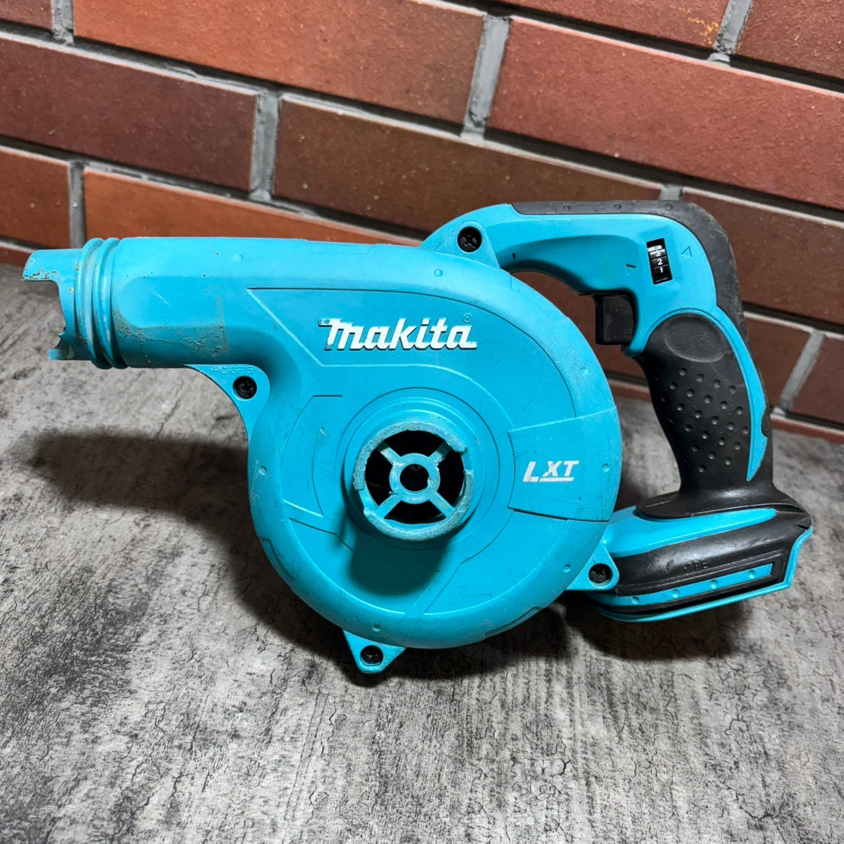 ◆マキタ(makita) 充電式ブロワ UB142DZ 【市川行徳店】