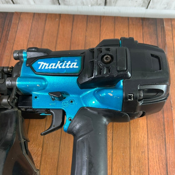 ◆マキタ(makita) 高圧エア釘打ち機 AN935HM 【野田愛宕店】