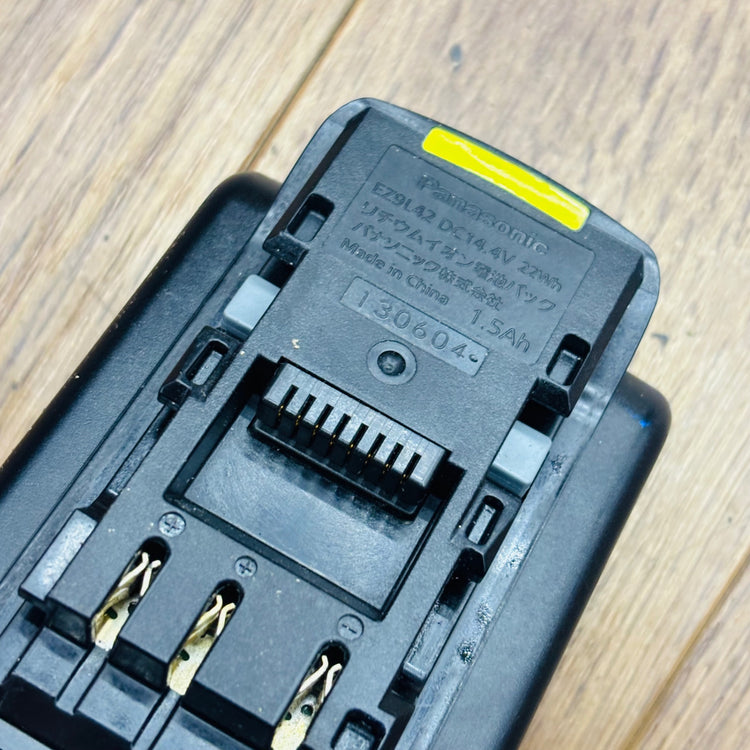 【コンパクト便】純正 動作品  14.4V 1.5Ah 薄型 リチウムイオンバッテリー EZ9L42 【中古】 【蓮田店】