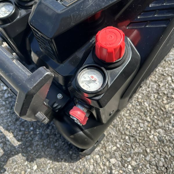【不動ジャンク品】エアコンプレッサー EC1445H3 【野田愛宕店】