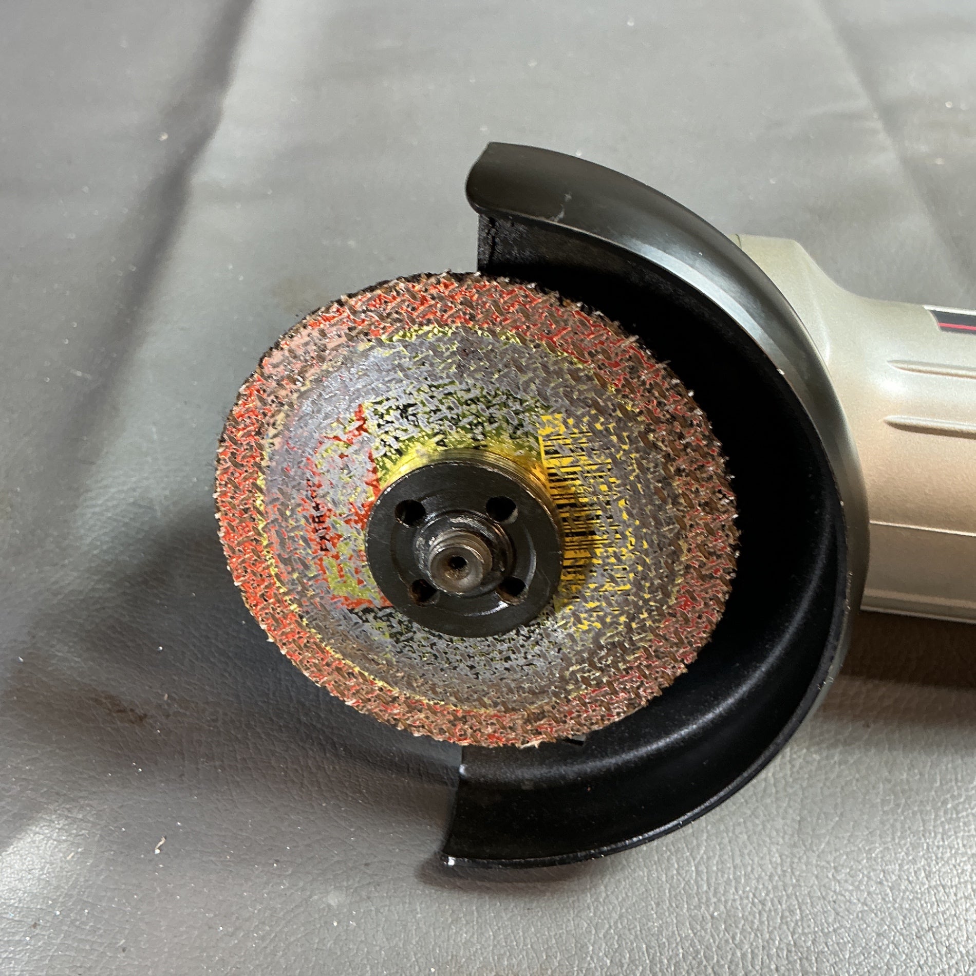 【中古】マキタ ディスクグラインダ 100mm 9520L 【越谷店】