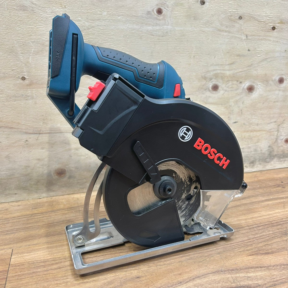 BOSCH (ボッシュ) 18V コードレスチップソーカッター GKM18V-50H 充電器 バッテリー付き 【船橋馬込店】