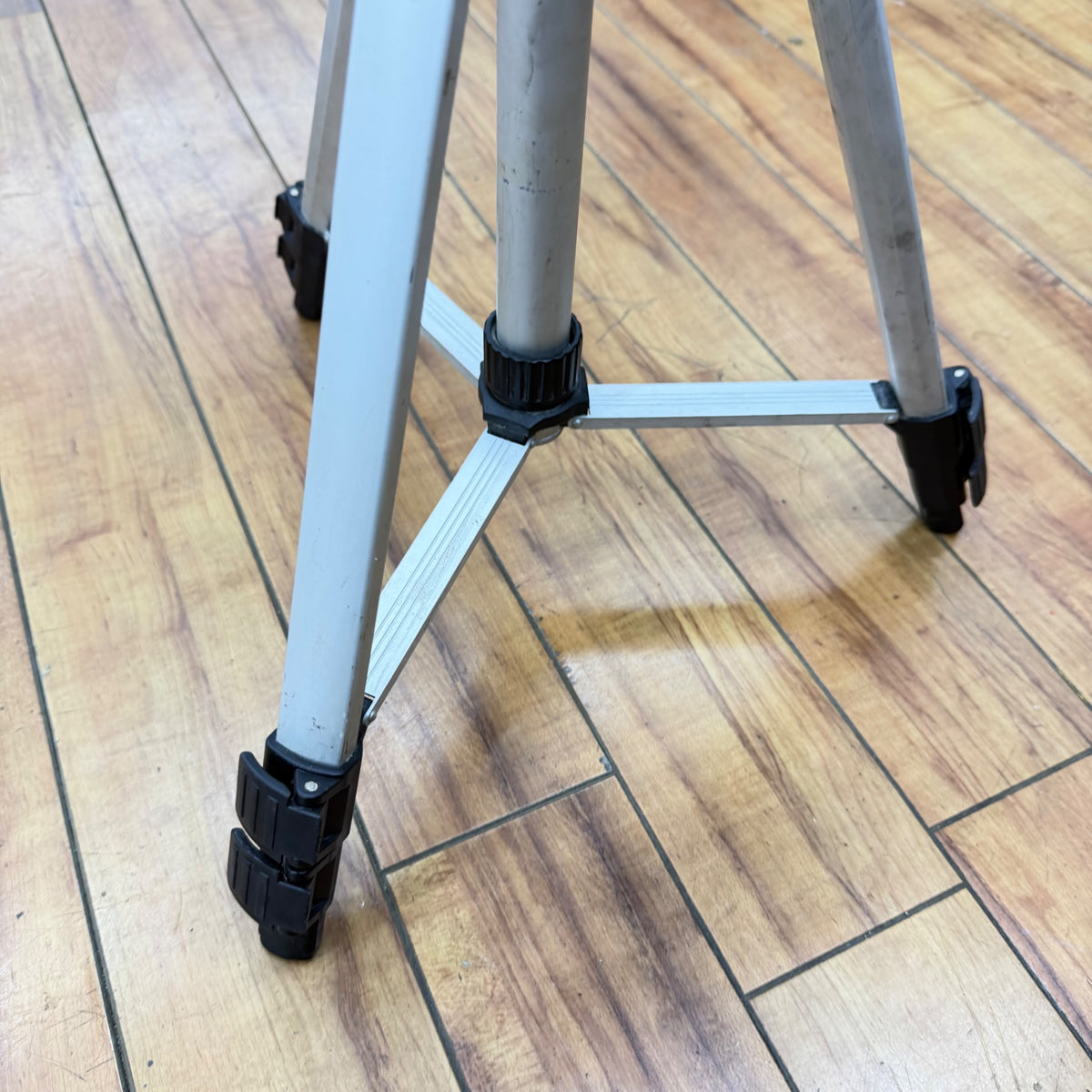 エレベーター三脚 TK00LM1001 【リライズ蓮田店】