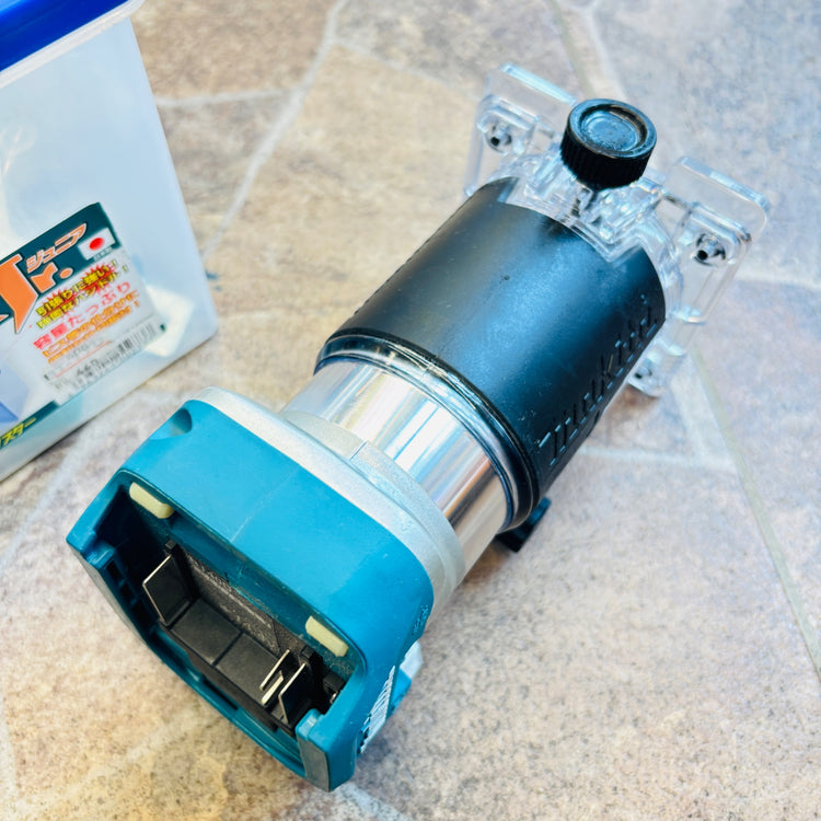 ◆マキタ(makita) コードレストリマ RT40DZ 【越谷店】