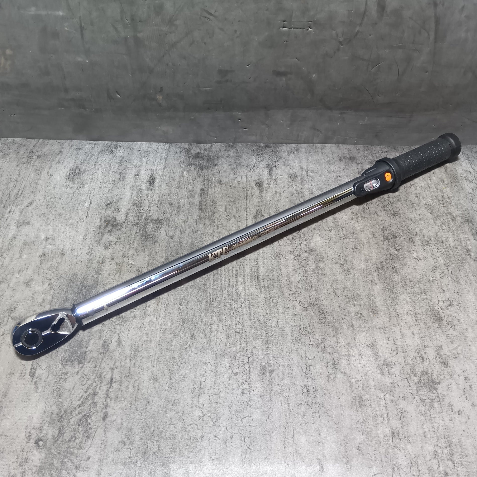 12.7sq.プレセット型トルクレンチ GW300-04（トルク測定範囲：60～300N・m） 【市川行徳店】
