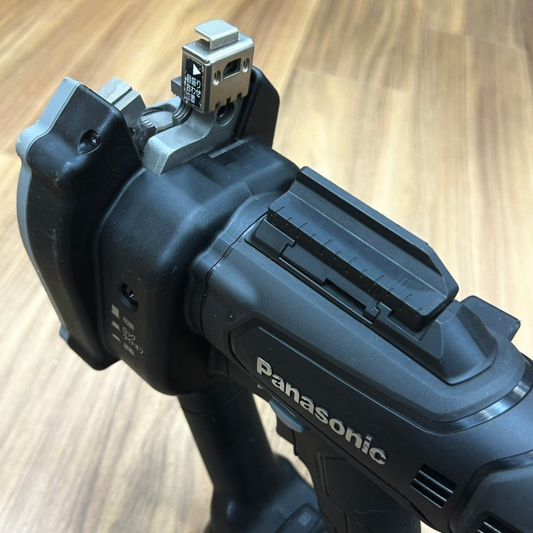 美品 パナソニック (Panasonic) コードレス全ネジカッター EZ45A8X-B デュアル (14.4V/18V対応) 【船橋馬込店】