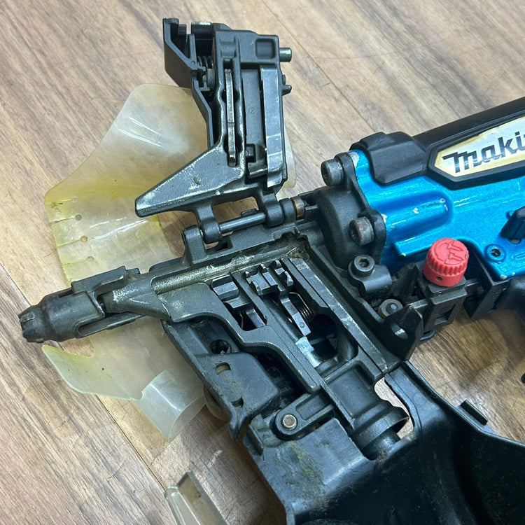 マキタ (makita) 高圧 50mm エアー釘打ち機 AN513HM 【中古】【船橋馬込店】