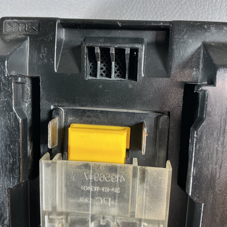 【中古】急速充電器 DC18RC  【越谷店】