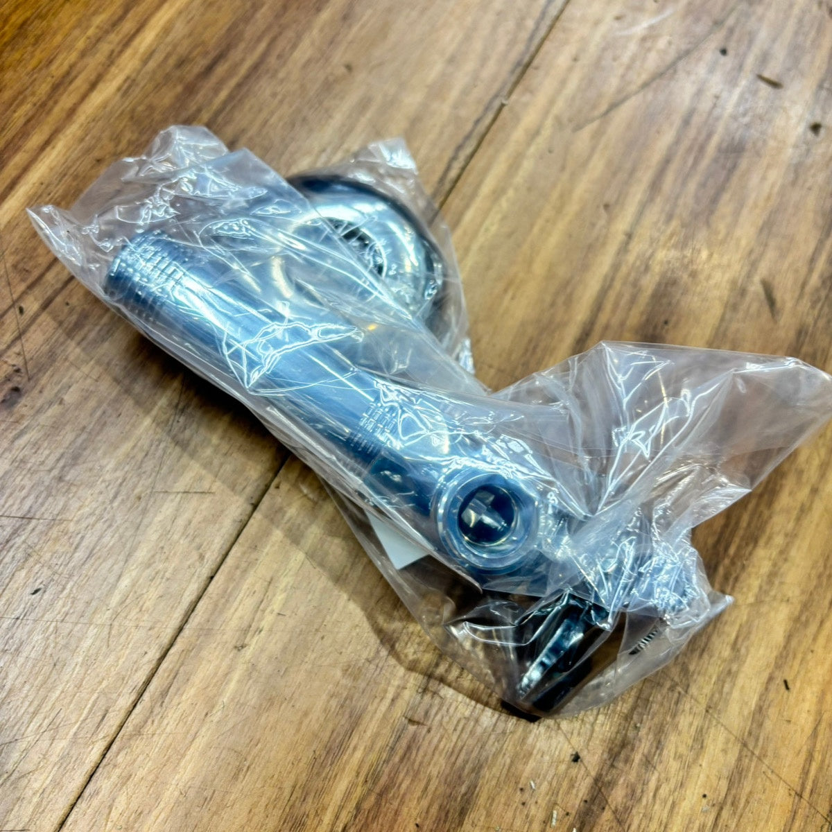 ◆カクダイ(KAKUDAI) アングル形止水栓本体 705-601-13 呼び径13 4個入り 【船橋馬込店】