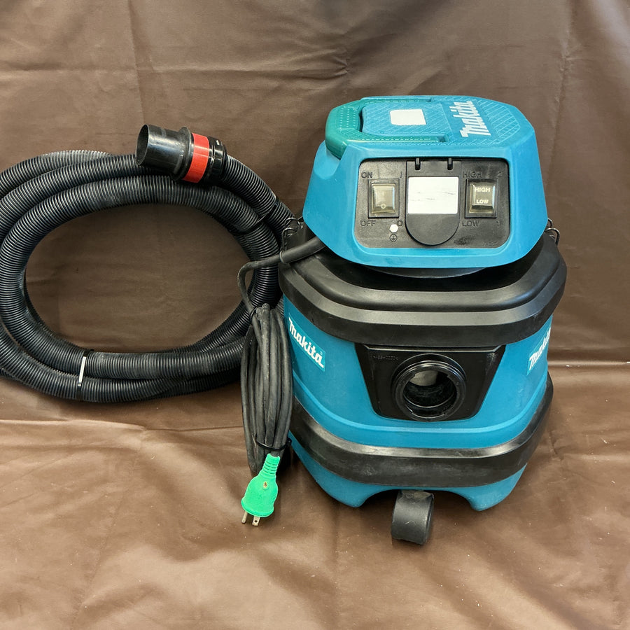 【中古品・ホース付き！】 マキタ(makita) 乾湿両用集じん機 471(P) 連動機能付き 【越谷店】