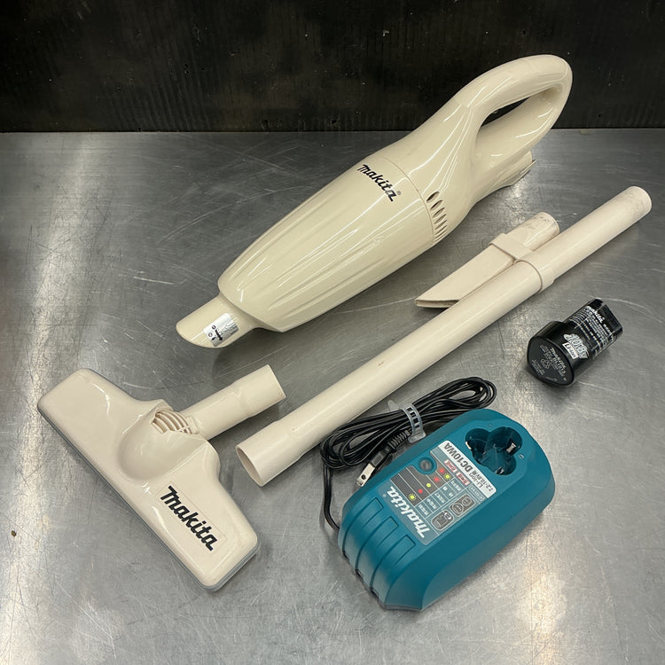 【中古】マキタ(makita) 充電式クリーナー CL100DW  【越谷店】