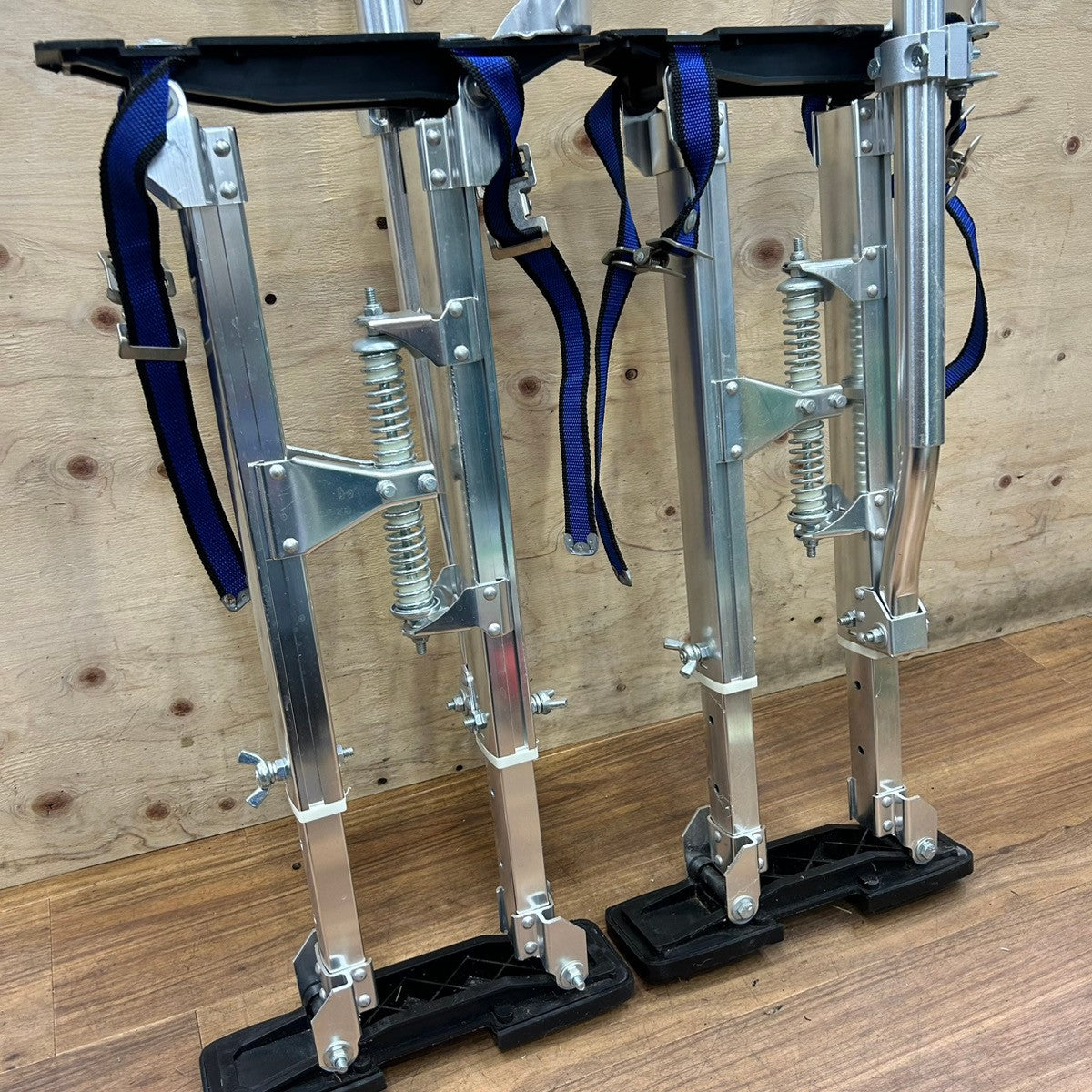 乾式壁 竹馬 48cm～74cm アルミニウム 石膏ボード 高所作業用  【船橋馬込店】