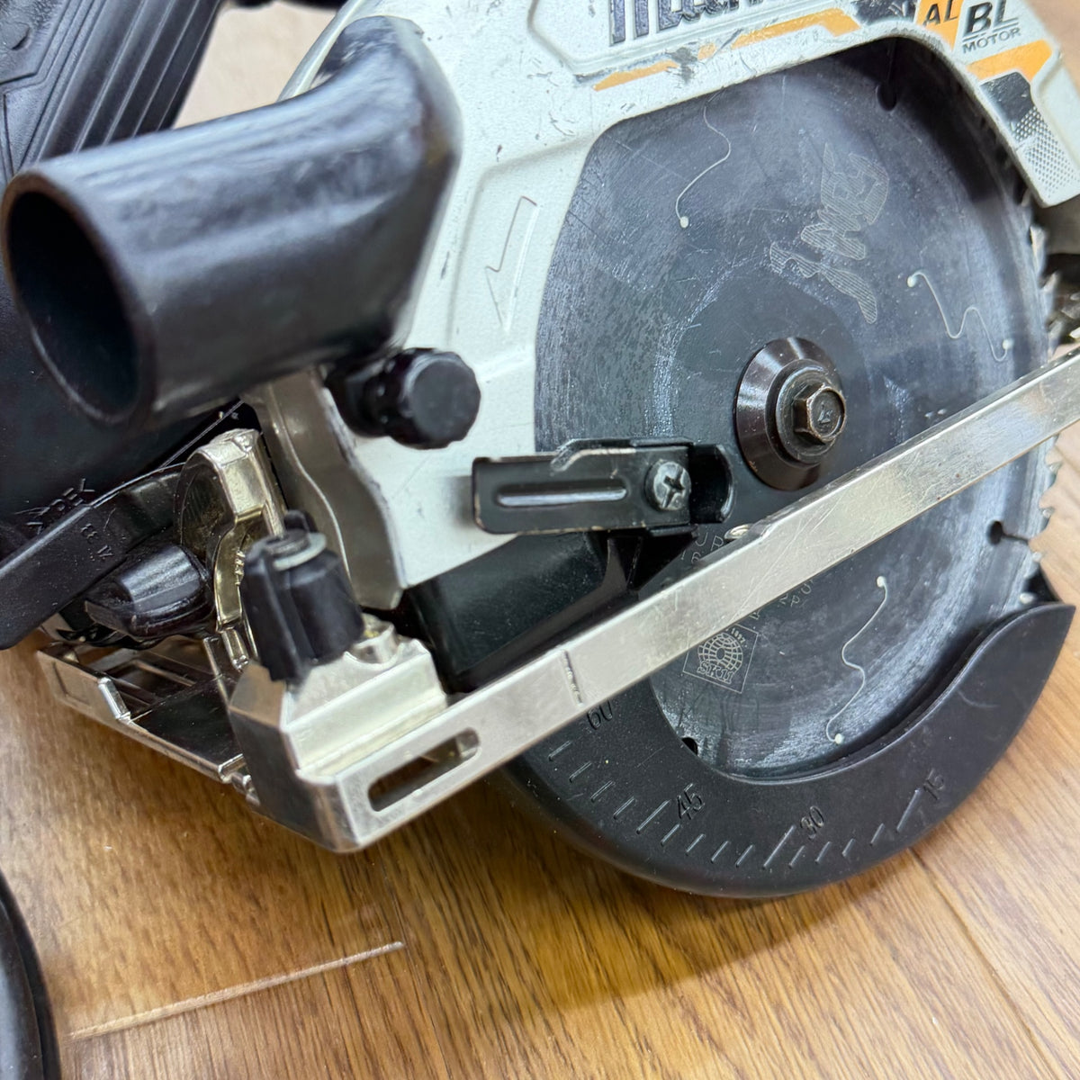 動作良好 165mm 電子マルノコ HS6303B 【リライズ蓮田店】