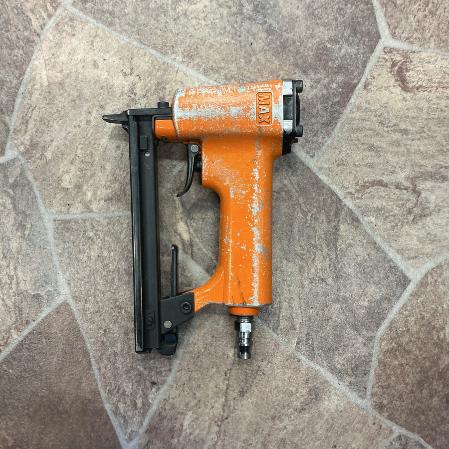 【中古】 マックス MAX 常圧 10mm エアタッカ TA-20A /1010F F線ステープル 【越谷店】
