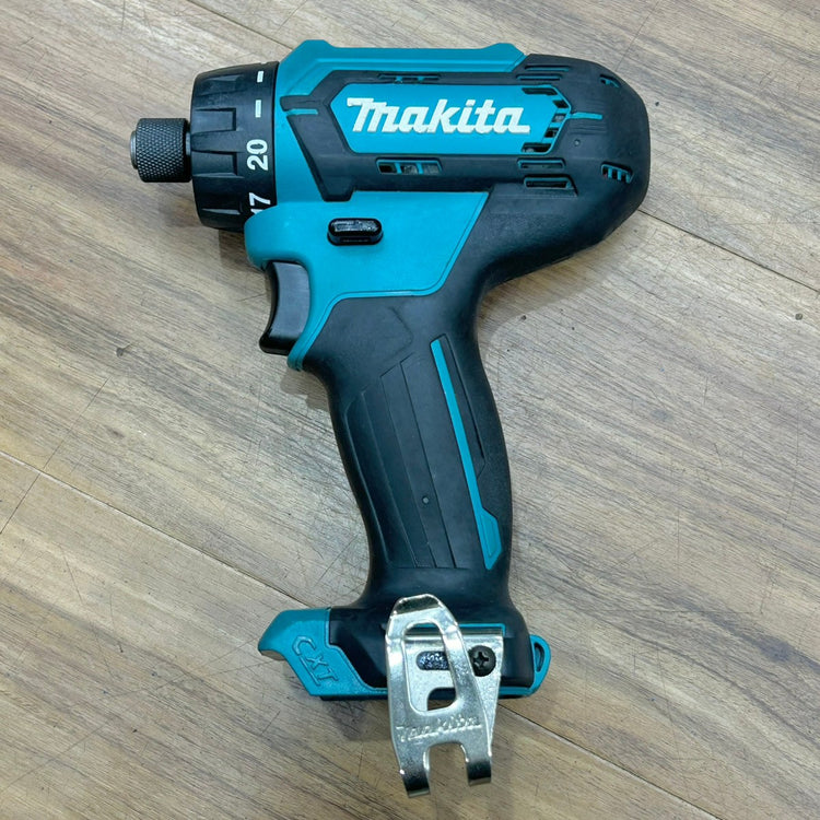 良品 マキタ (makita) 10.8V コードレスドリルドライバー DF033DSHX 【船橋馬込店】