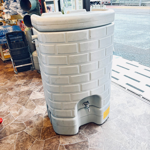 ※店頭引取限定　タキロン 雨水タンク 雨水貯留タンク　雨音くん架台付き２００L 【越谷店】
