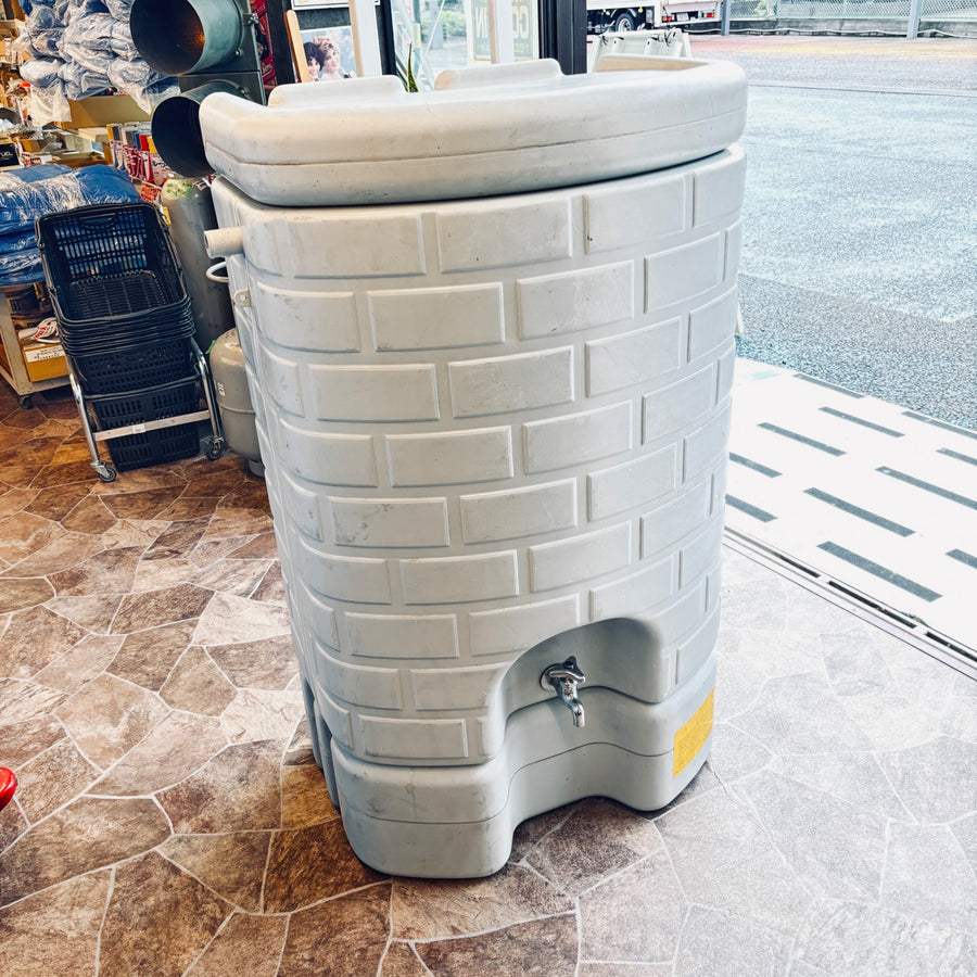 ※店頭引取限定　タキロン 雨水タンク 雨水貯留タンク　雨音くん架台付き２００L 【越谷店】