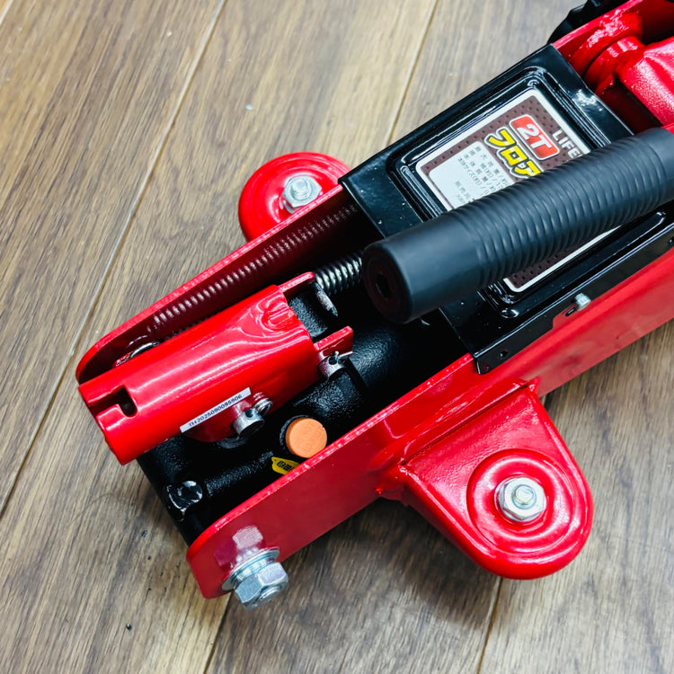 ほぼ使用感なし  2t フロアジャッキ K007-0540 【リライズ蓮田店】