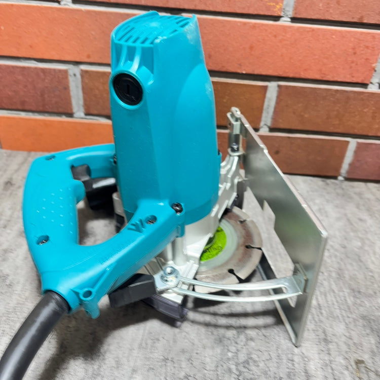 ◆マキタ(makita) マキタ 125mm防じんカッター 4100KB 【市川行徳店】
