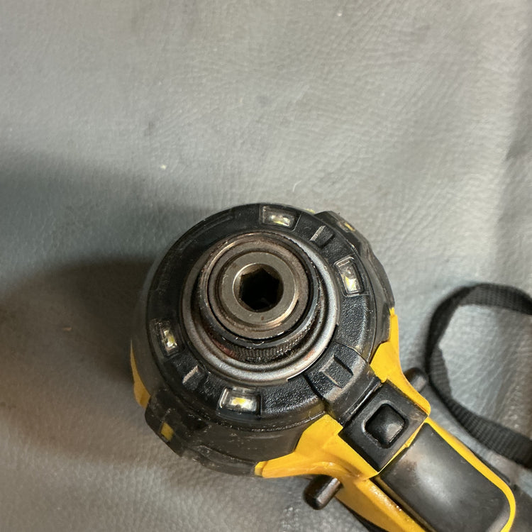 【中古】マキタ(makita) コードレスインパクトドライバー TD002GZFY  【越谷店】