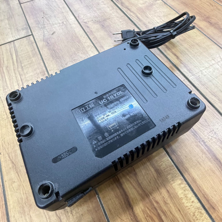 14.4V-18V 急速充電器 UC18YDL 【リライズ蓮田店】