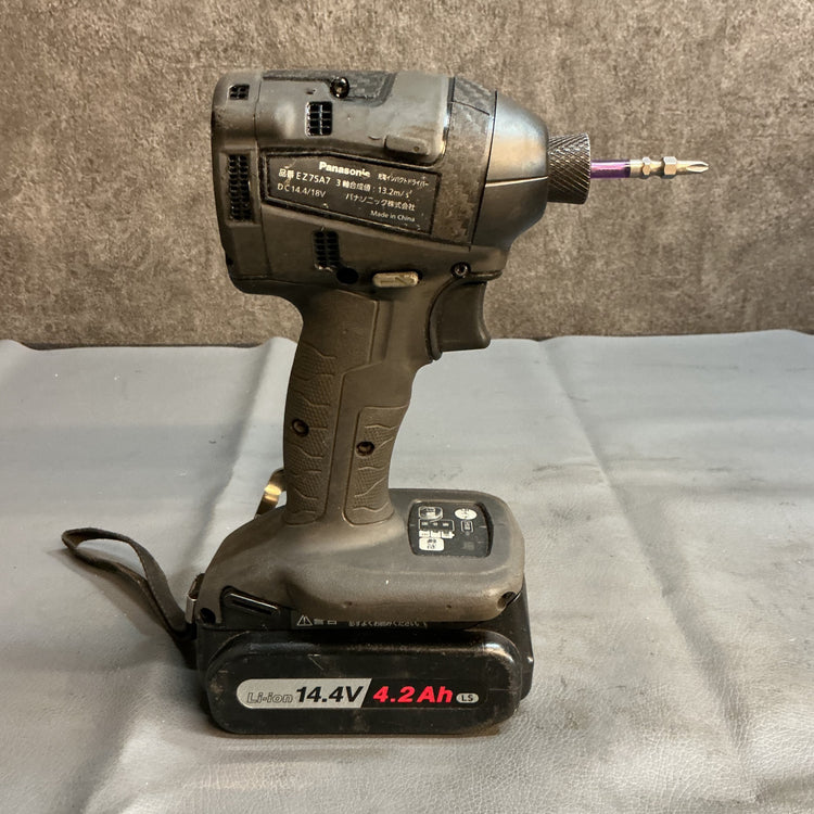 【中古】パナソニック(Panasonic) 充電式インパクトドライバ EZ75A7LS2F-B  【越谷店】