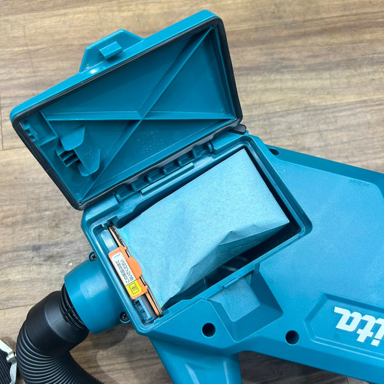 良品 マキタ makita 10.8V 充電式クリーナ CL121DZ 本体のみ 【船橋馬込店】