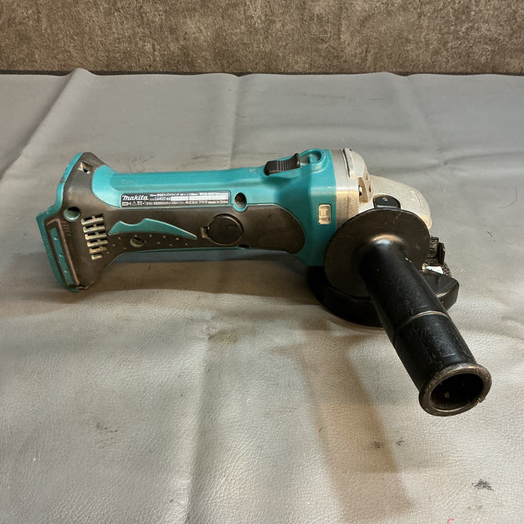 【中古】マキタ(makita) 18V充電式ディスクグラインダ  GA402DZ  【越谷店】