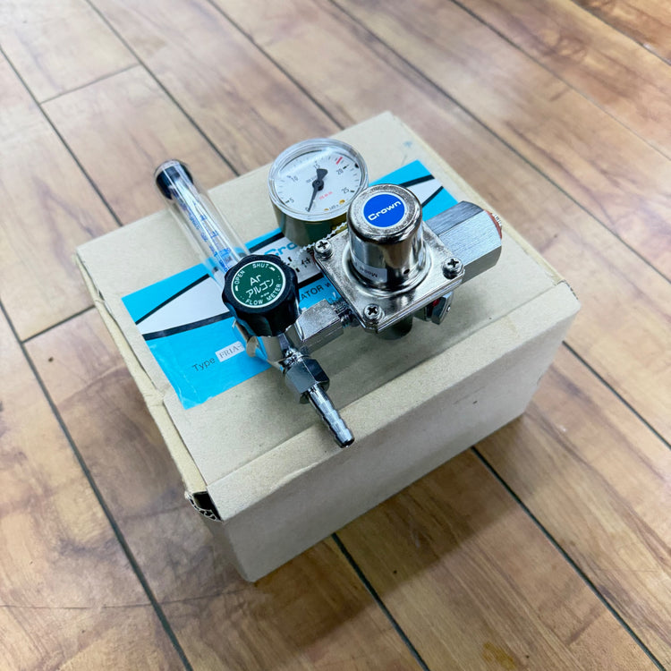 美品 流量計付無変動型圧力調整器 アルゴン用 FR1A-3-5A25-2RFH85-F25 【リライズ蓮田店】
