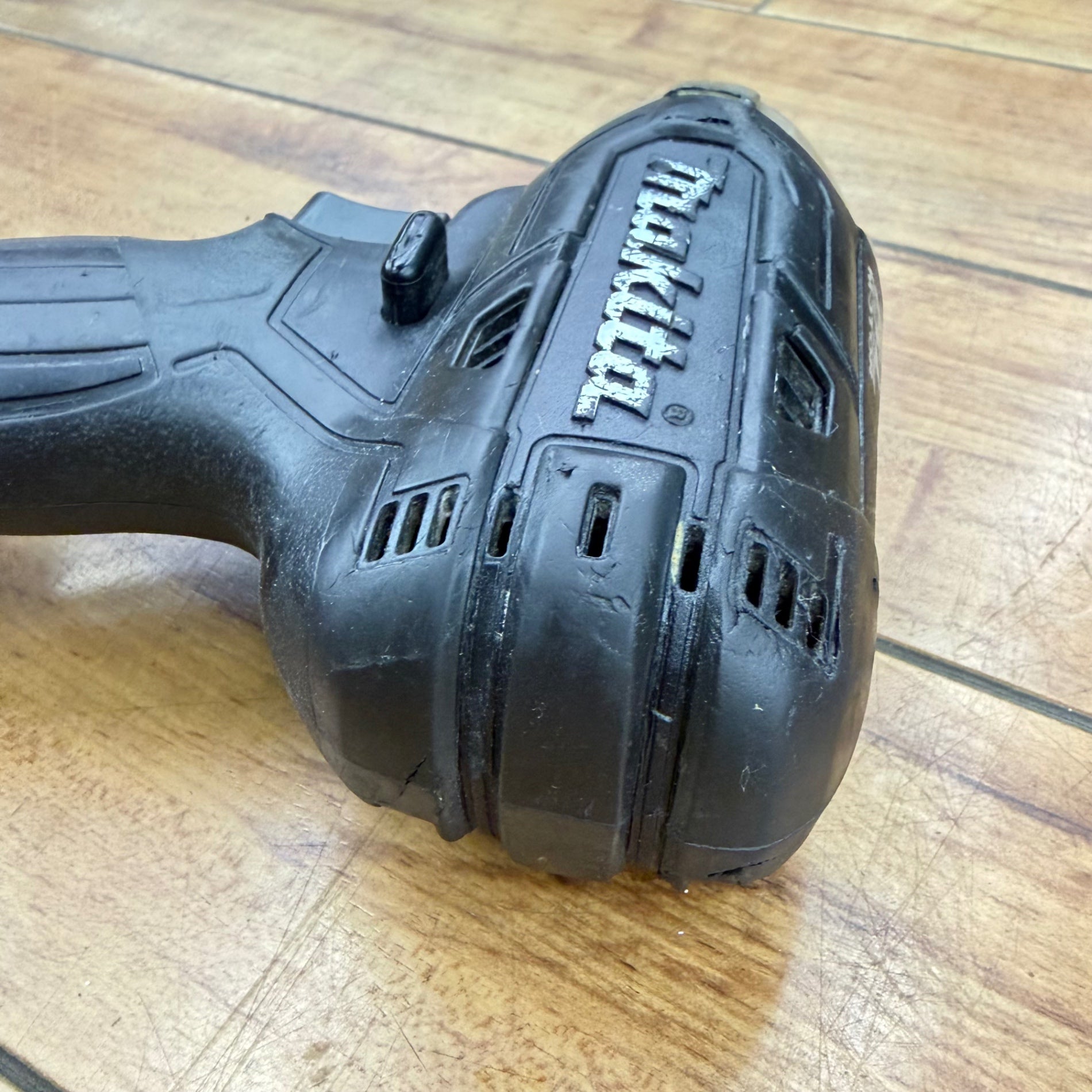 動作良好 18V 充電式ソフトインパクトドライバ TS141DZB 本体のみ【リライズ蓮田店】