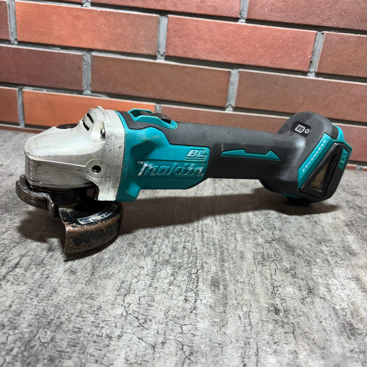 ◆マキタ(makita) 18V 100mm 充電式ディスクグラインダ GA404DZN 【市川行徳店】