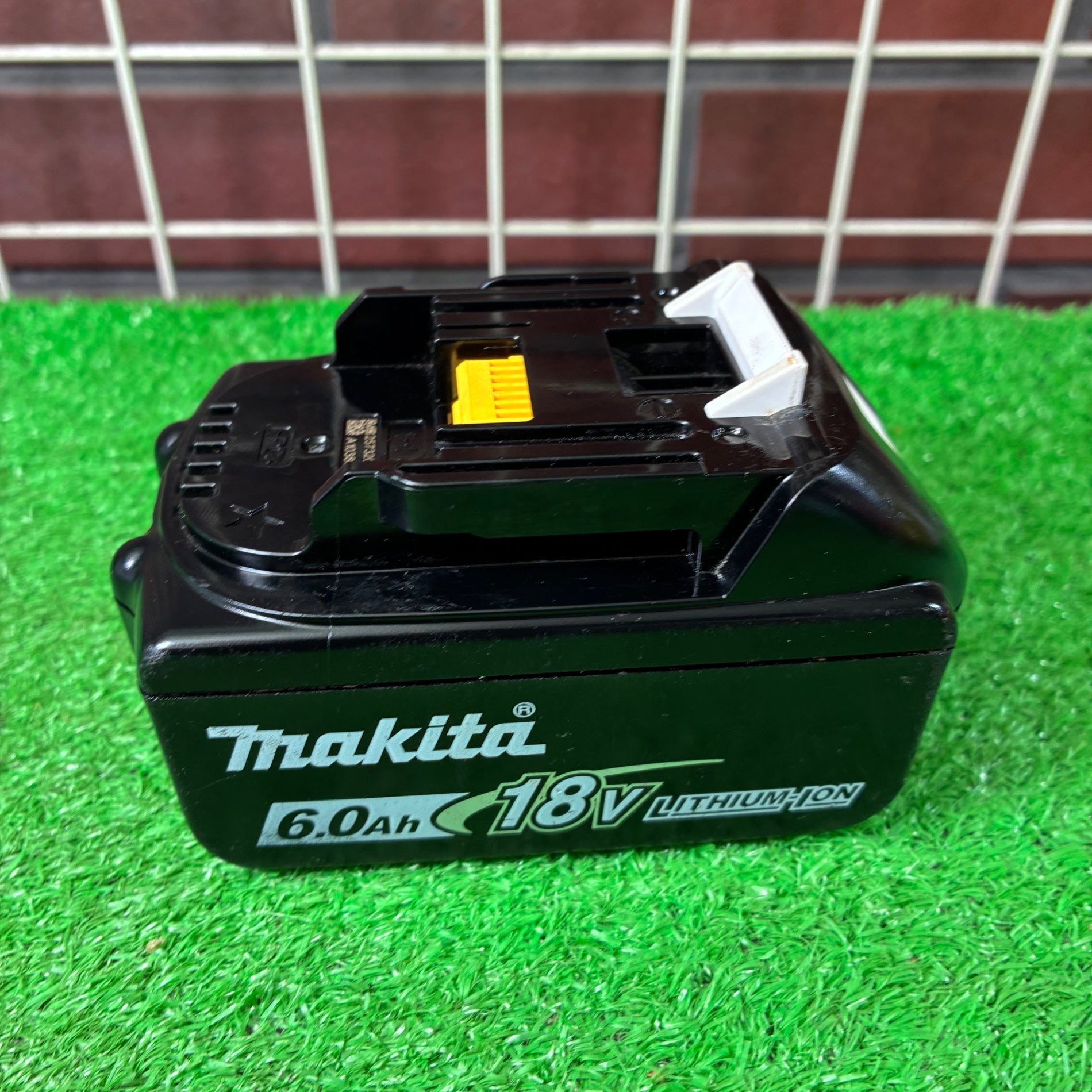 リチウムイオンバッテリー 18V/6.0Ah BL1860B 【市川行徳店】
