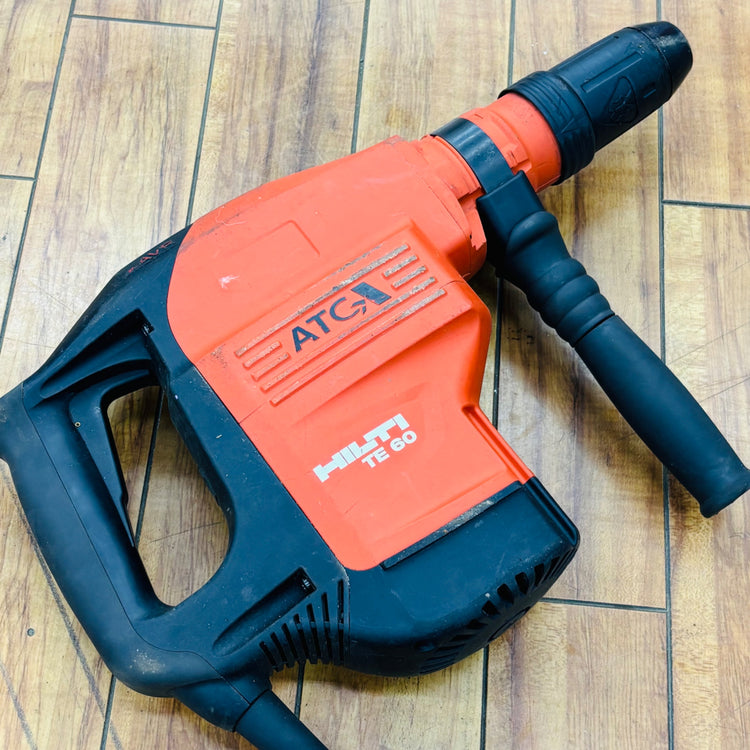 訳あり 動作品  ハンマードリル TE60-ATC-AVR 本体のみ 【リライズ蓮田店】